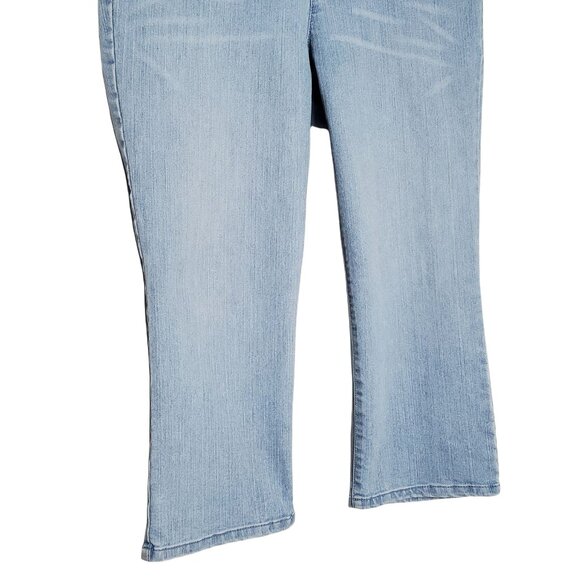 Chico's L 12 Size 2 Jeans Cropped Blue Denim Stretch Embellished Pockets Hi Rise - Picture 4 of 9